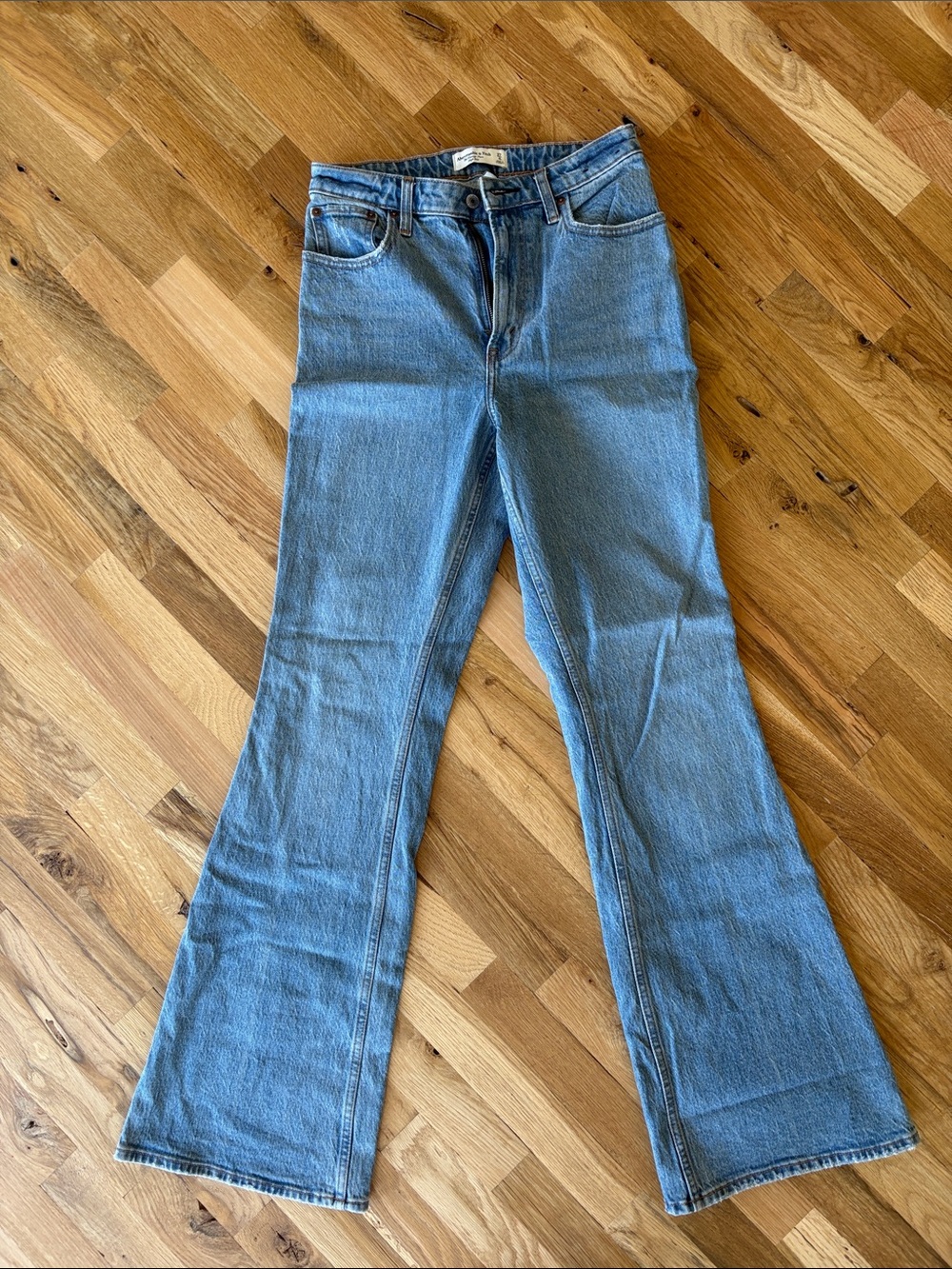 Abercrombie & Fitch Medium Blue vintage Flare Jeans - Women curve love 4/27